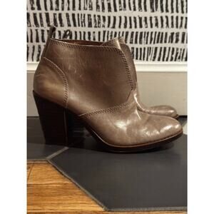 Lucky Brand womens sz 5.5 leather taupe slip on ankle boots bootie heeled shoe